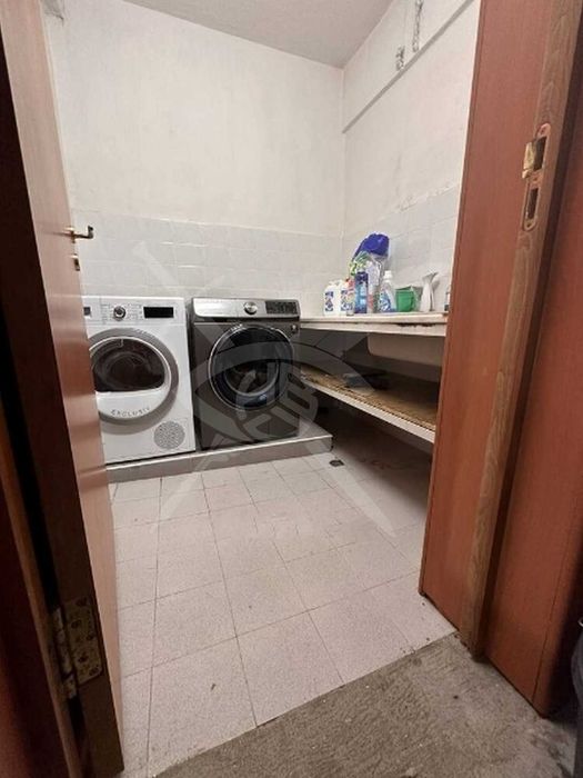 Продава се Къща в Варна, м-т Траката - 909 кв.м за 879 €/кв.м - Снимка #9