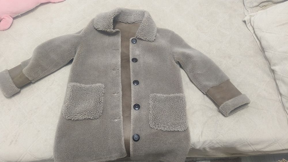 Продам недорого верхнюю одежду