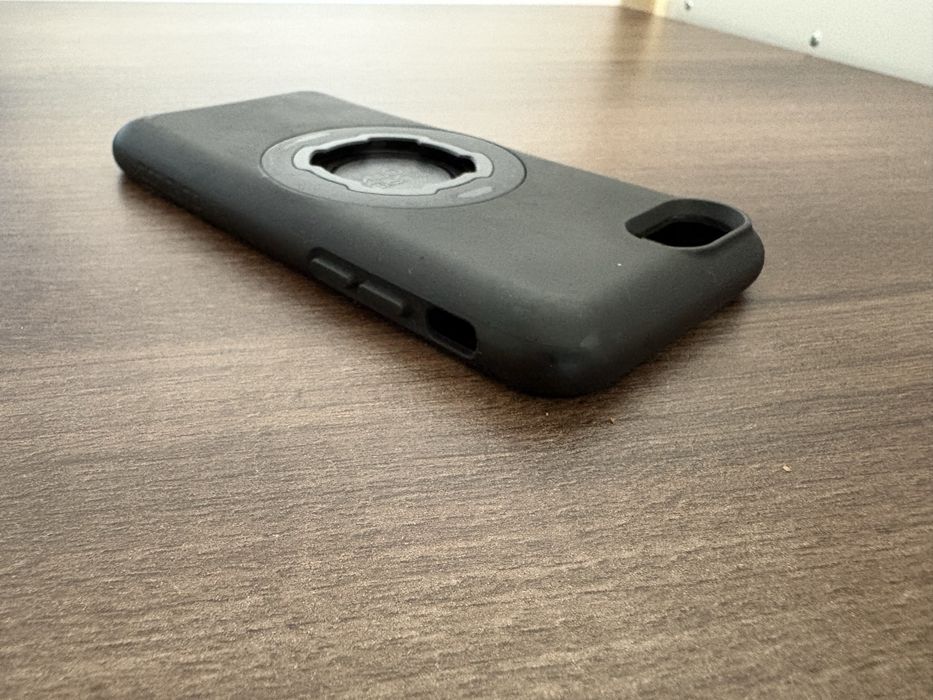 Husa QuadLock MAG Case iPhone SE3