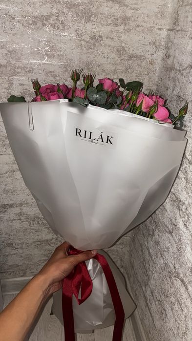 Кустовые розы 12веток