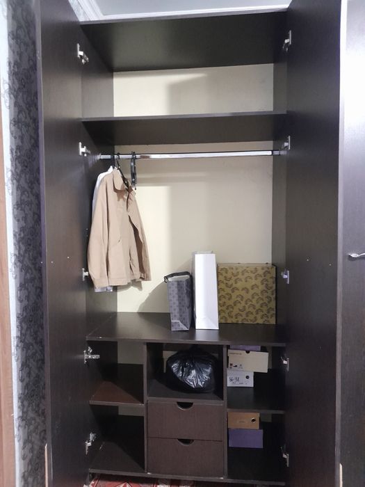 Продам большой шкаф