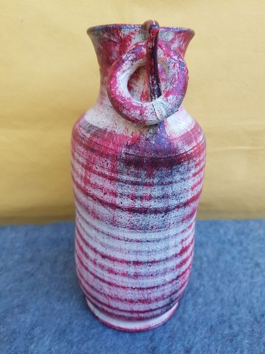 Vaza decorativa cu doi cercei