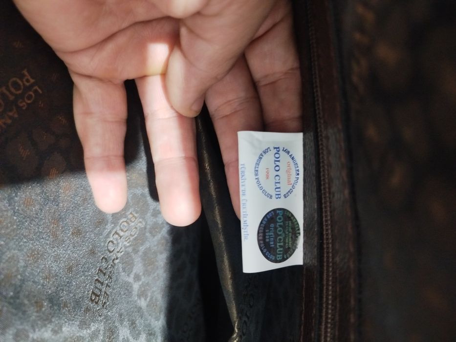 Sumkalar sotiladi, yangi, noutbook va ish sumkasi