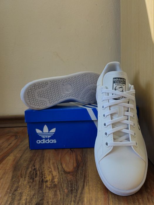 Кецове Adidas Stan Smith J