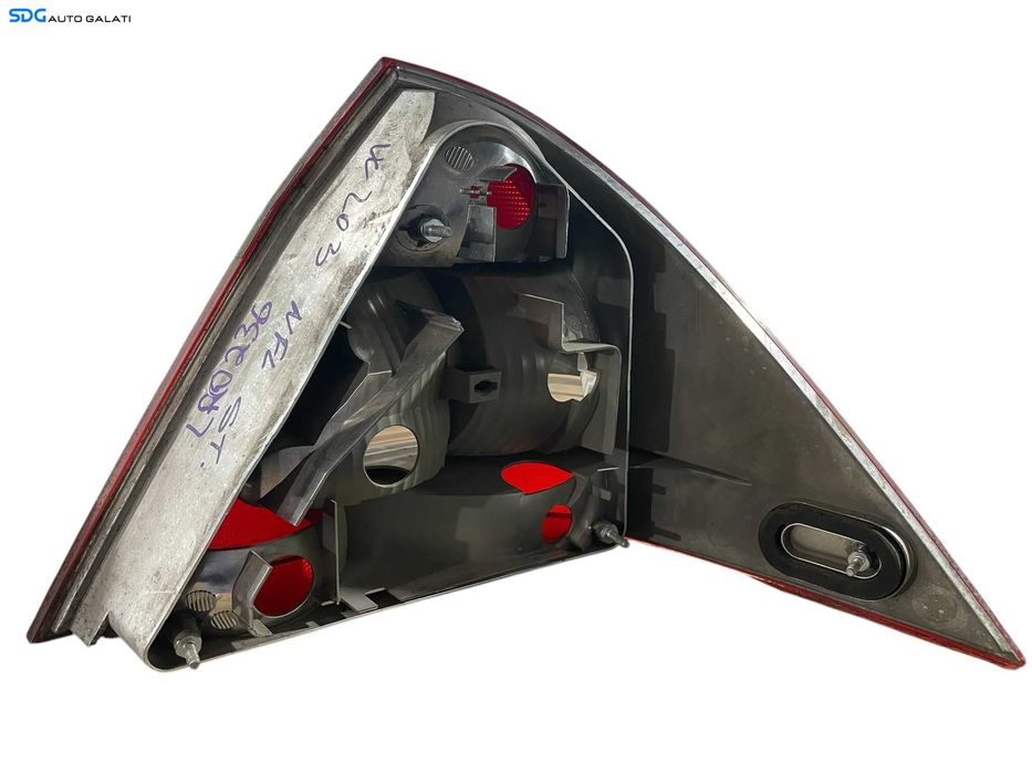 Stop Lampa Tripla Stanga Mercedes Clasa C Class W203 2001 - 2004 [LR0236]
