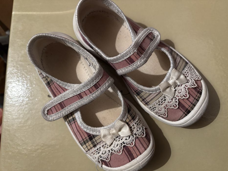 Пантофи за момиче синьо и розово, стелка 16.3, размер 23 и стелка 17.3, размер 24