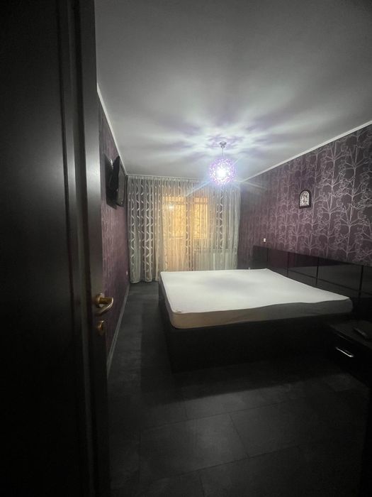 Apartament cu 3 camere , zona Crișan