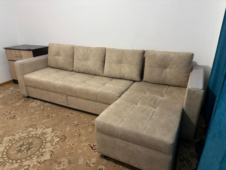 продам диван с 4 подушками