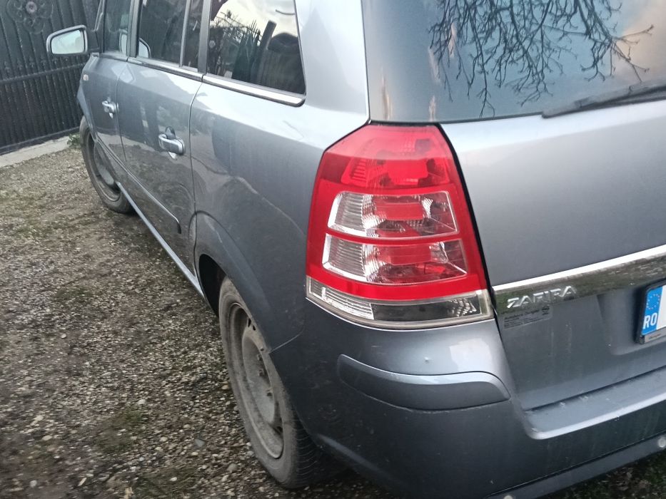 Zafira 1,6 benzina 2009 ,cârlig ,2 chei