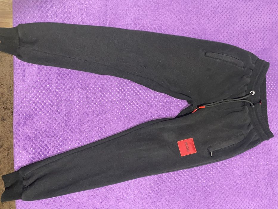 trening hugo,in stare buna si original verificare prin QR marimea S