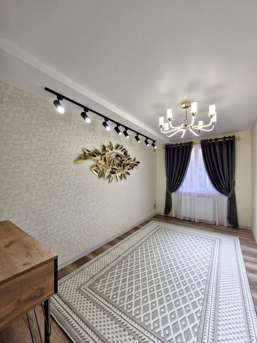 Продаётся 3 комнатная квартира в доме с лифтом Вокзал Беруний