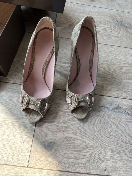 Продам босоножки оригинал gucci