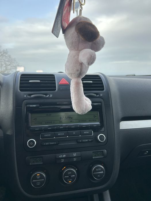 Vand golf 5 19 TDI 105 cu toate acte la zi mai multe detali la telefon