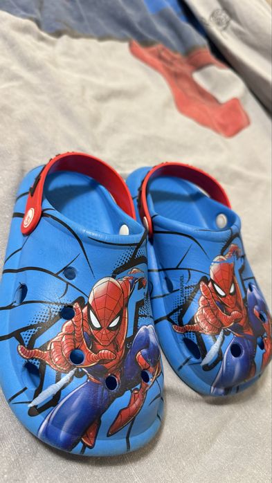 Продам детские кроксы