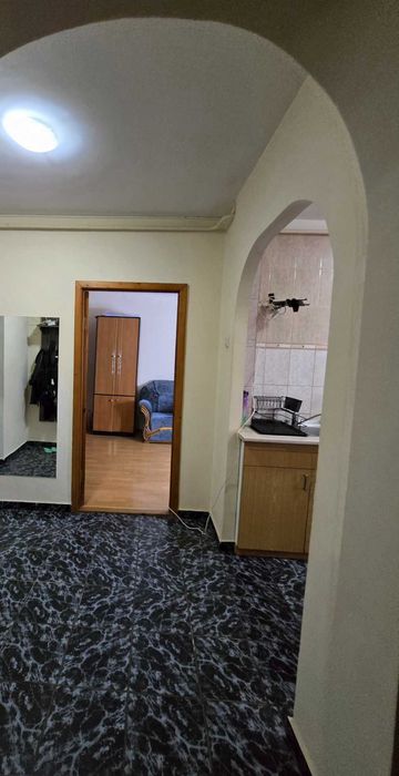 Zona PALAS-MALL,apart 2 cam.DECOMANDAT, mobilat-utilat, 103.500 Euro Neg..