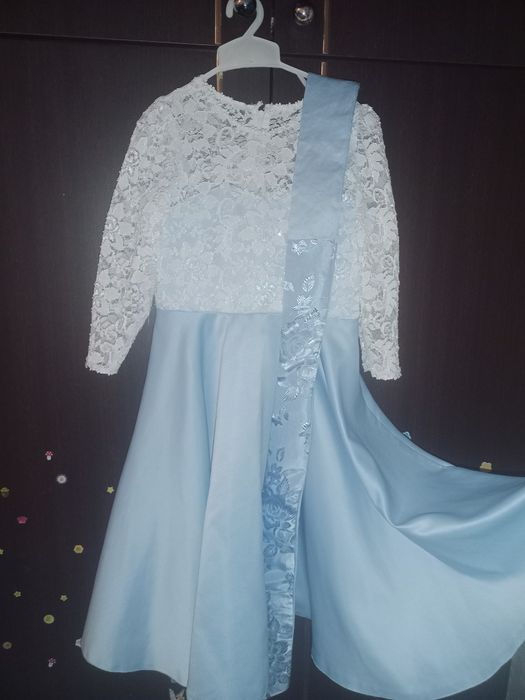 Нарядные платья на девочку