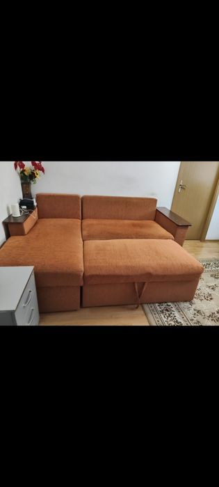 Vând colțar de camera