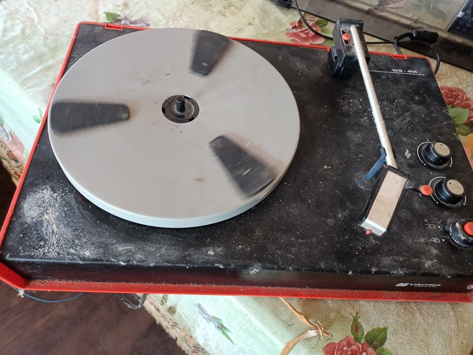 Vînd 2 pikupuri functionale