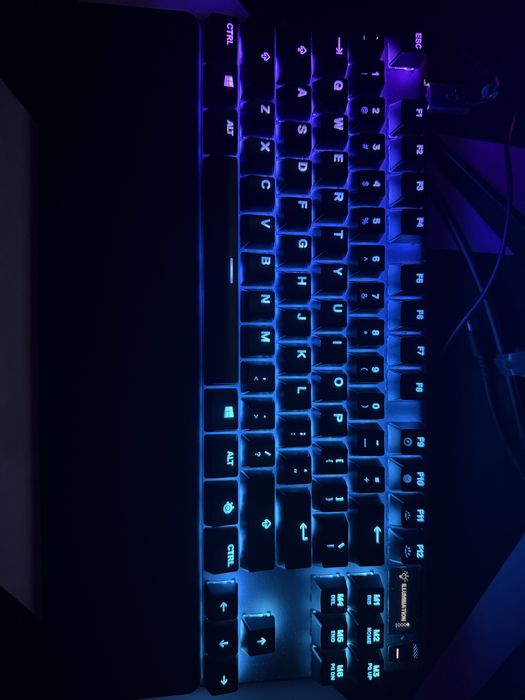 Геймърска клавиатура steelseries apex pro TKL