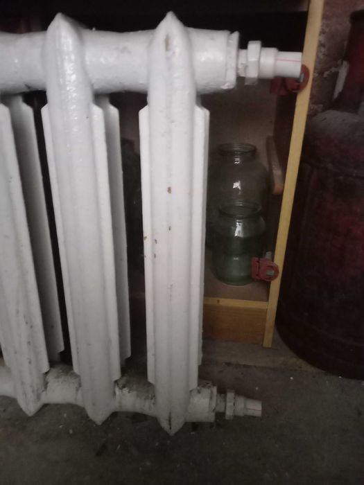 Продам чугунные батареи, 5 секций
