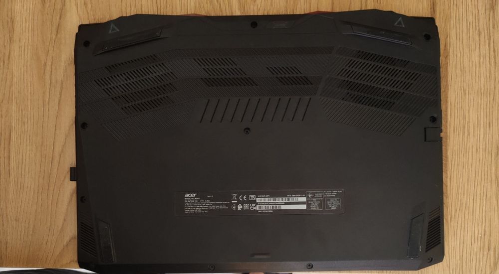 Acer Nitro 5 AN516-57-52F5