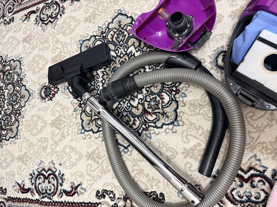 Продам на запчасти пылесос Техномир