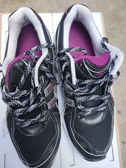 Adidași Asics TOG9N mărimea 39,5 și Meindl 6,5