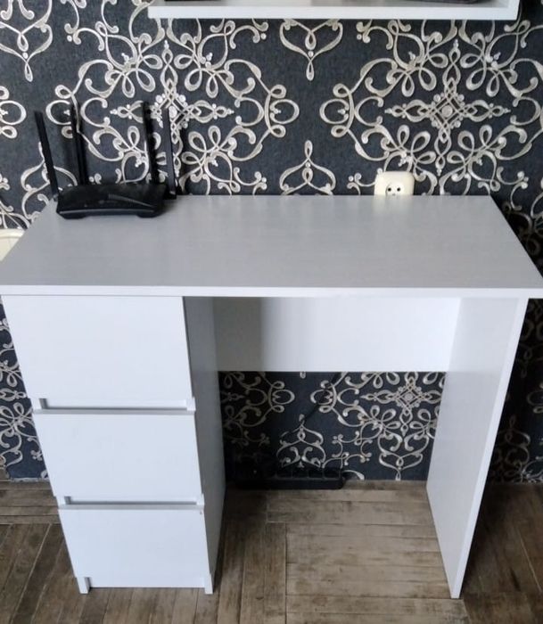 Продам стол письменный