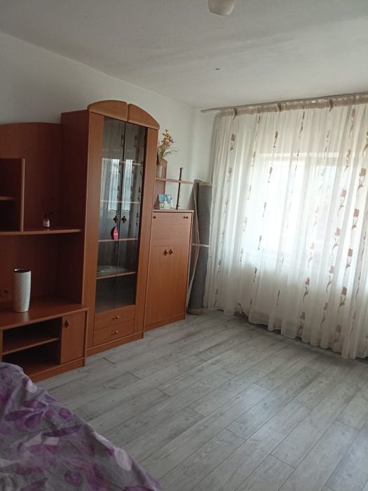 Direct proprietar închiriez garsoniera