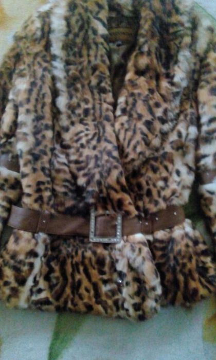 Дамско бутиково ново палто от естествен косъм размер л-хл-300лв.