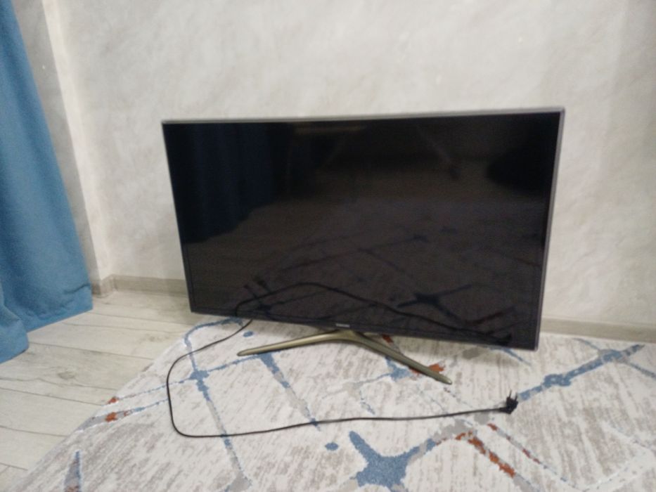 Телевизор марки Самсунг