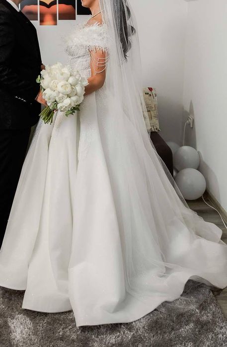 Vând rochie de mireasă+voal