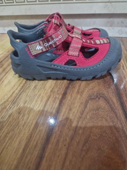 Sandalele Quechua masura 26