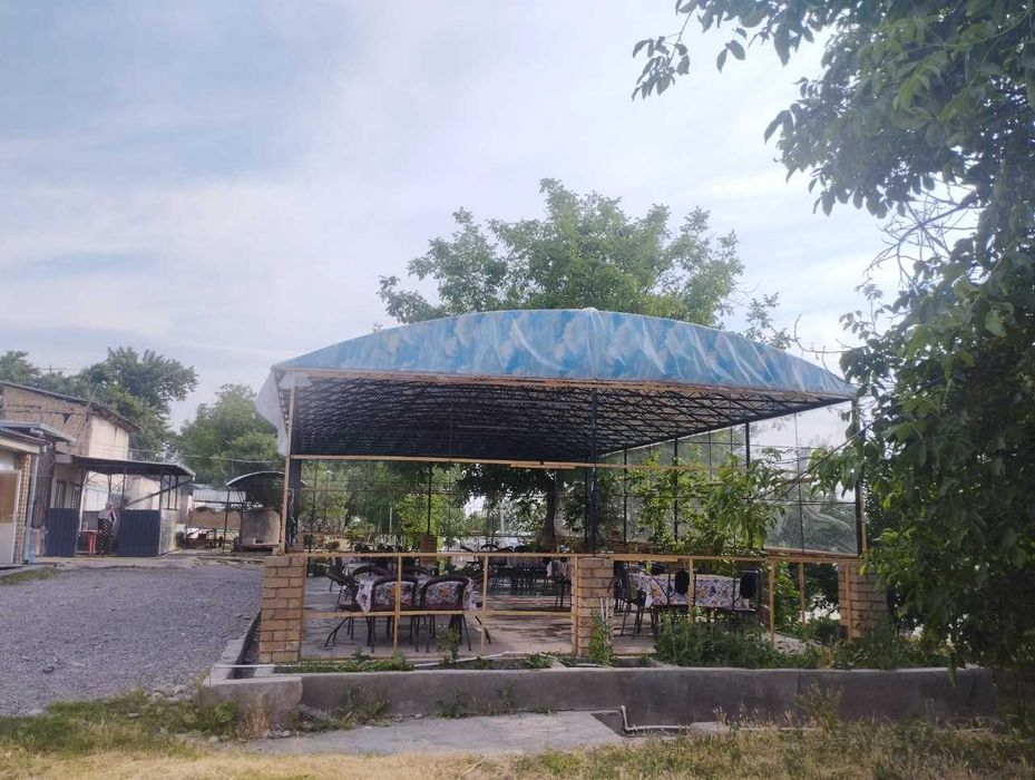 Chirchiq daryosi bo'yidagi uy va choyxona sotiladi!