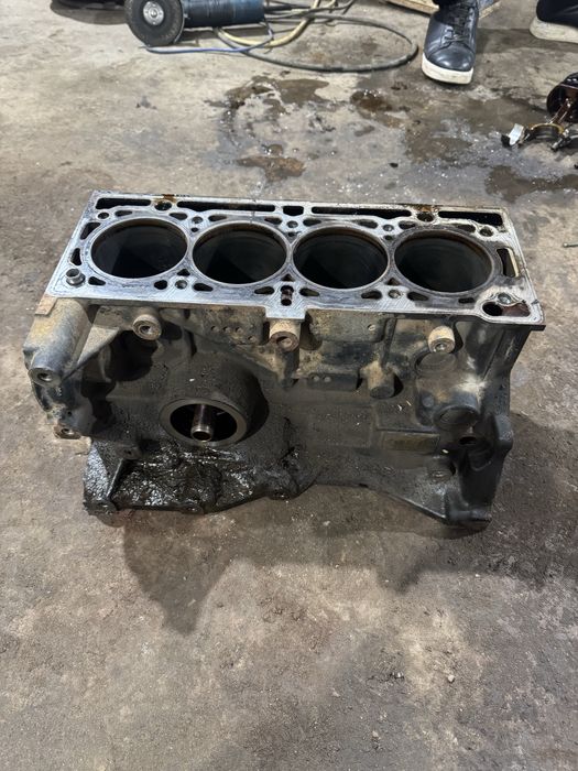 Блок двигателя рено К7М 8 кл