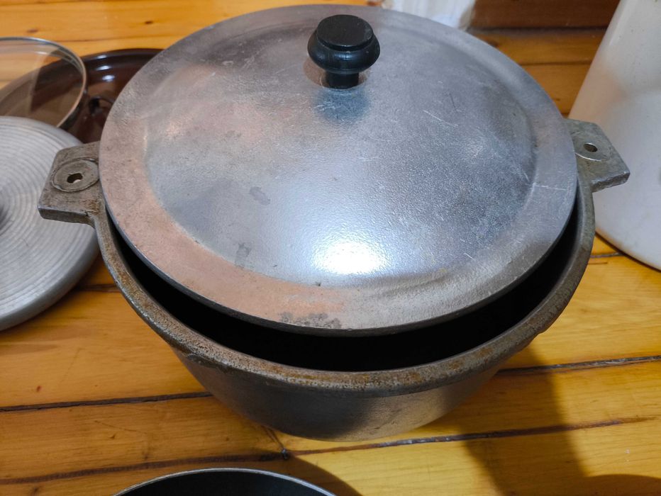 Казан , Сковородки, посуда, миски , подставка торт, лапка для обуви