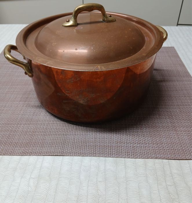 Oală / Cratiță mare din cupru masiv cu capac și mânere din alamă – Vintage