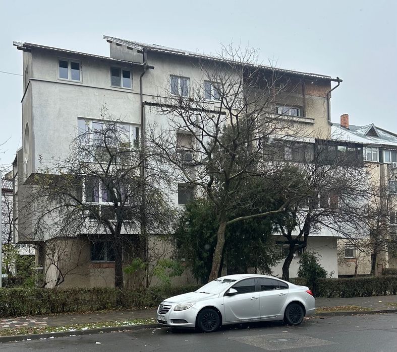 Vand apartament doua camere decomandat Bacau - Bistrita Lac, vile ,zona linistita , langa Insula de Agrement.