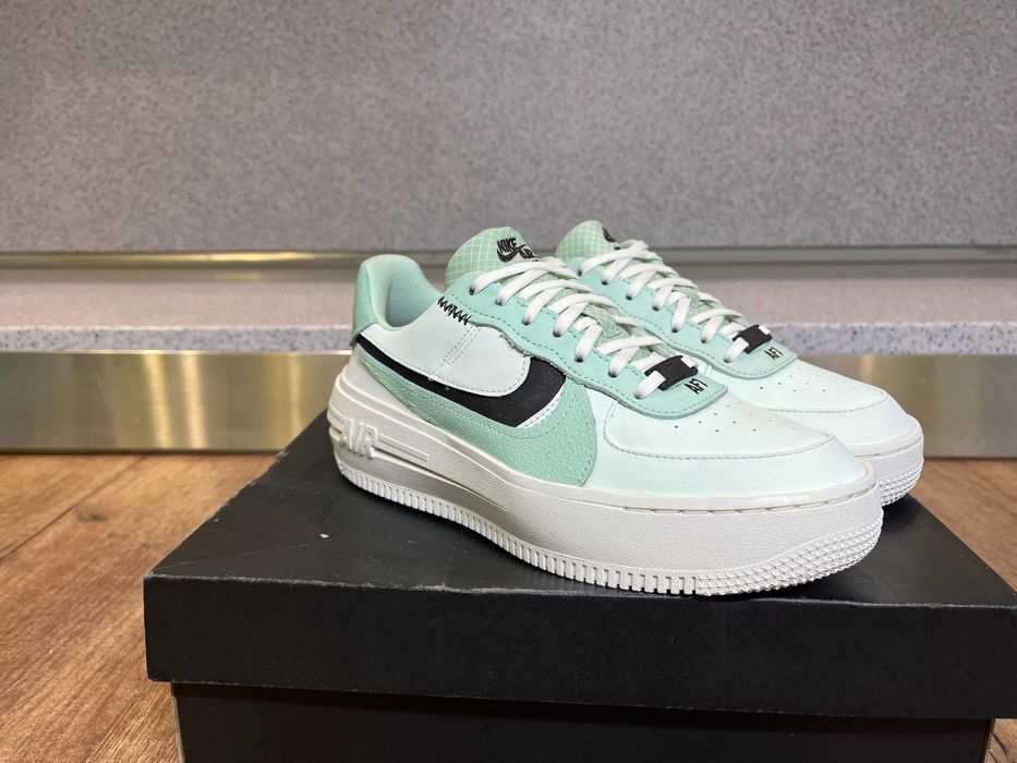 ОРИГИНАЛНИ *** Nike Air Force 1 PLT.AF.ORM "Barely Green"