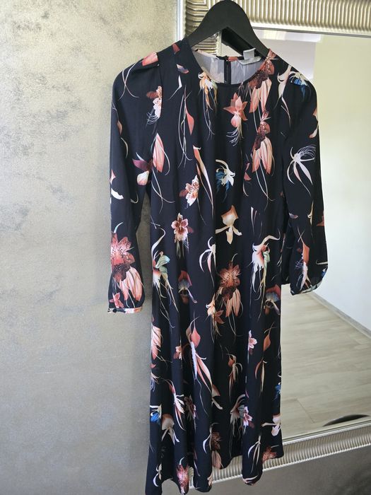 Rochita lejeră, vaporoasa, marca H&M