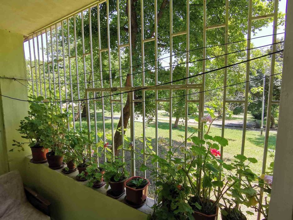 Дава се под наем Едностаен апартамент в Бургас, Лазур - 40 кв.м за 153 € - Снимка #5