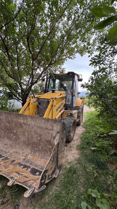 экскаватор-погрузчик Komatsu WB93R-5.