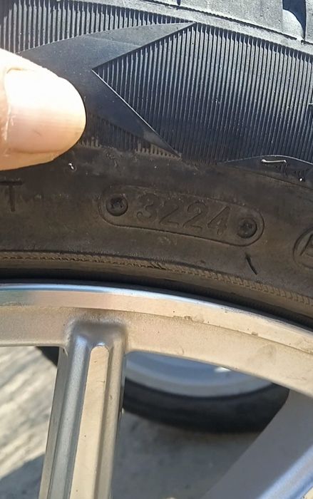 Продам зимние шины триангл 24 года
