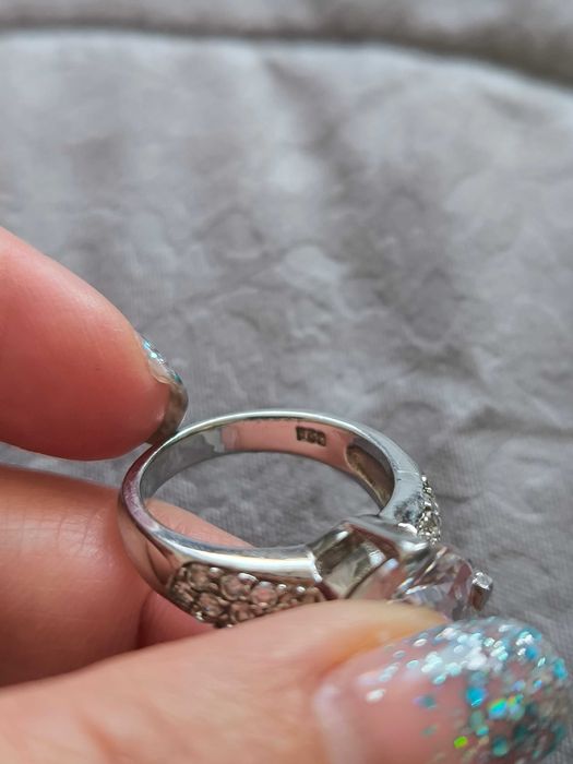 Сребърен пръстен с камък