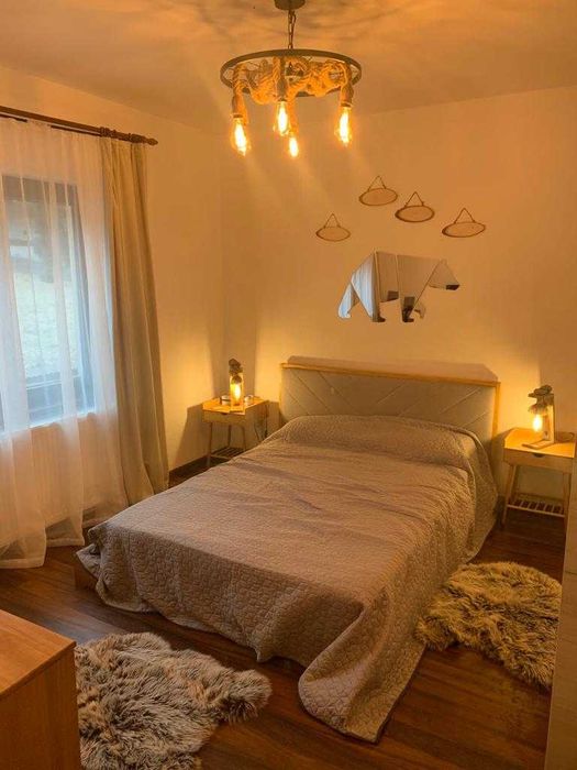 Proprietar, Inchiriez Apartament de vacanta 2 camere Predeal-Brasov, complet mobilat si utilat, curte, parcare si loc depozitare-comune.