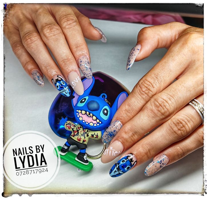 Salon de infrumusetare manichiura/pedichiura, Frizerie