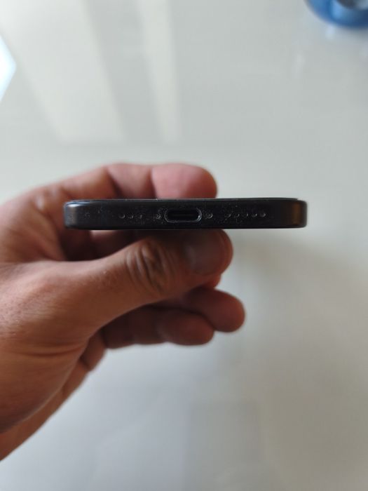 IPhone 15 128 GB топ състояние