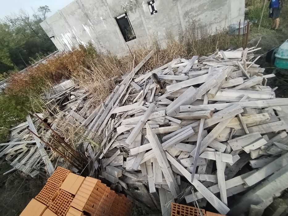 Lemne de foc de la constructii