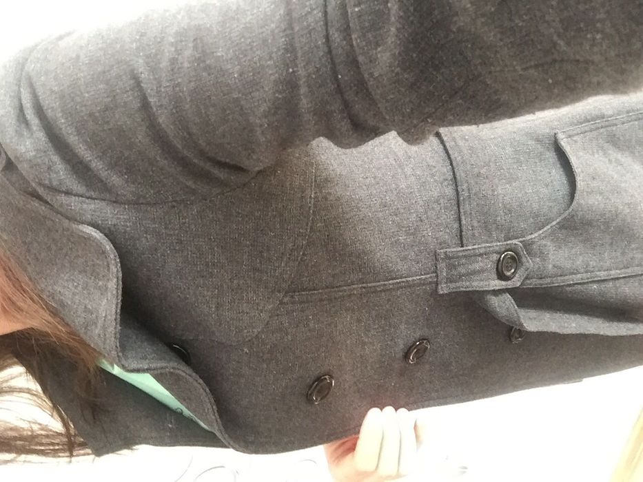 Пальто примерно по 44 размер