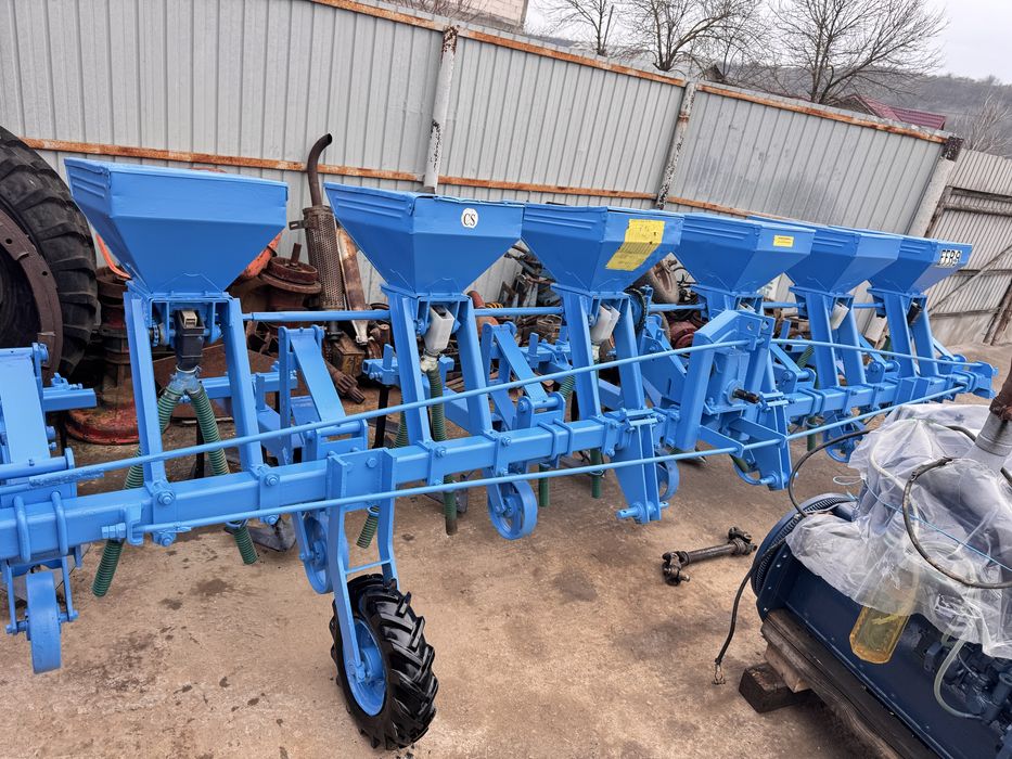 Piese tractor U 445.  - Prasitoare 7 secti cu fertilizare pe cardan